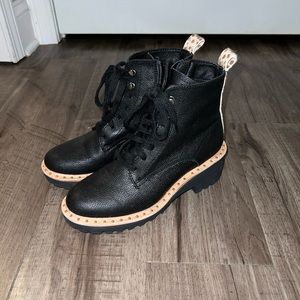 Dolce Vita Hinto lace up bootie